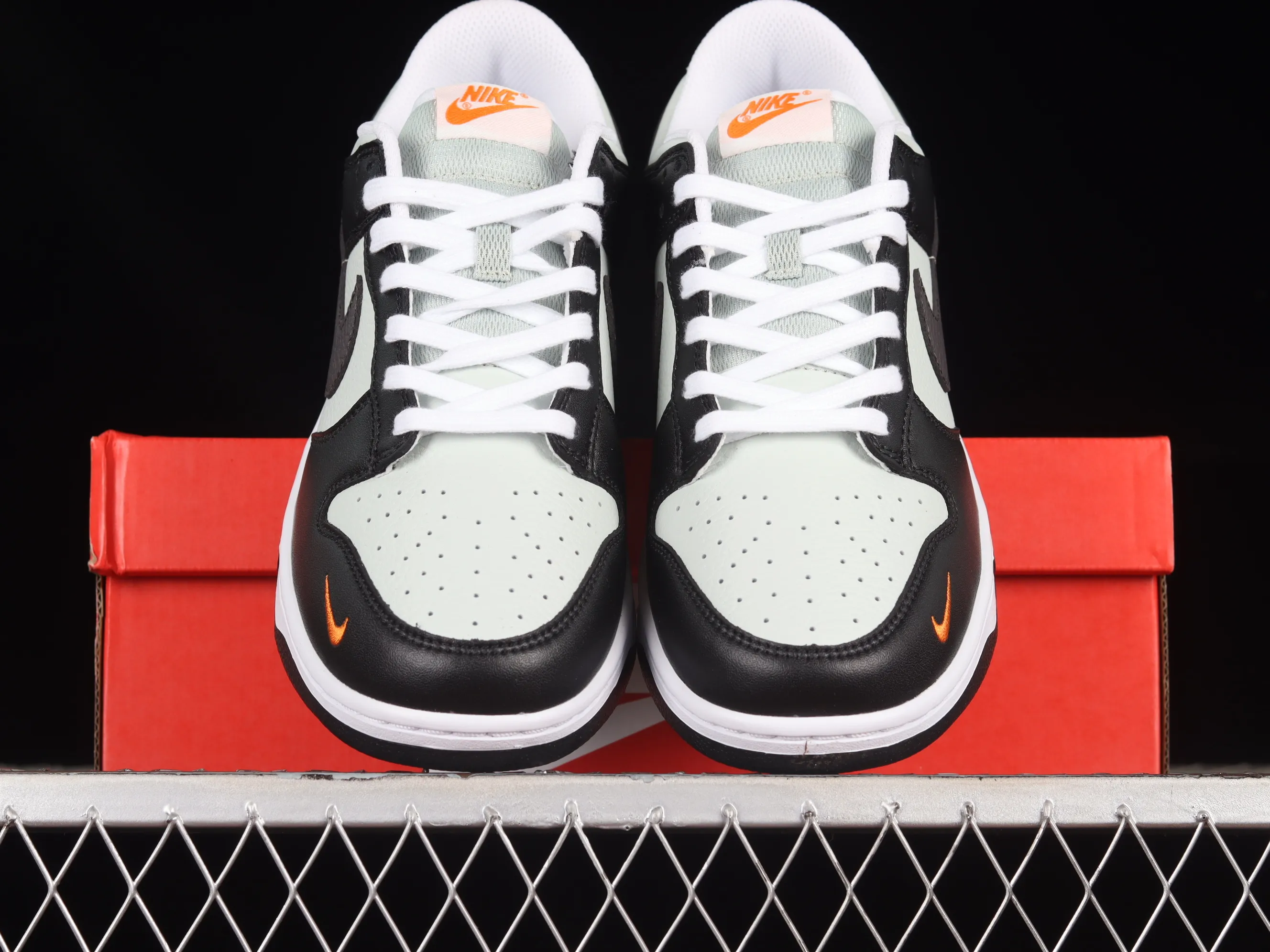 All categories Nk SB Dunk series Nk SB Dunk Low low-top sneakers Nk Dunk Low "Mini Orange Swoosh" SB low-top sports and leisure sneakers FN7808-001